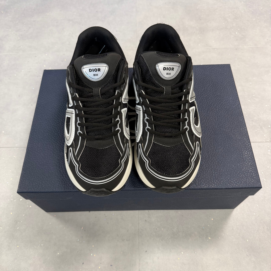 Dior B30 Black & White ( UK7.5 )