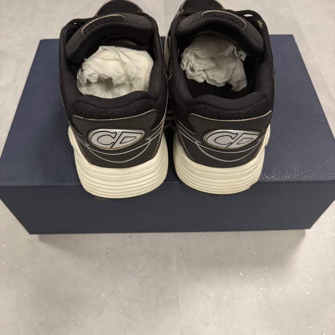 Dior B30 Black & White ( UK9 )