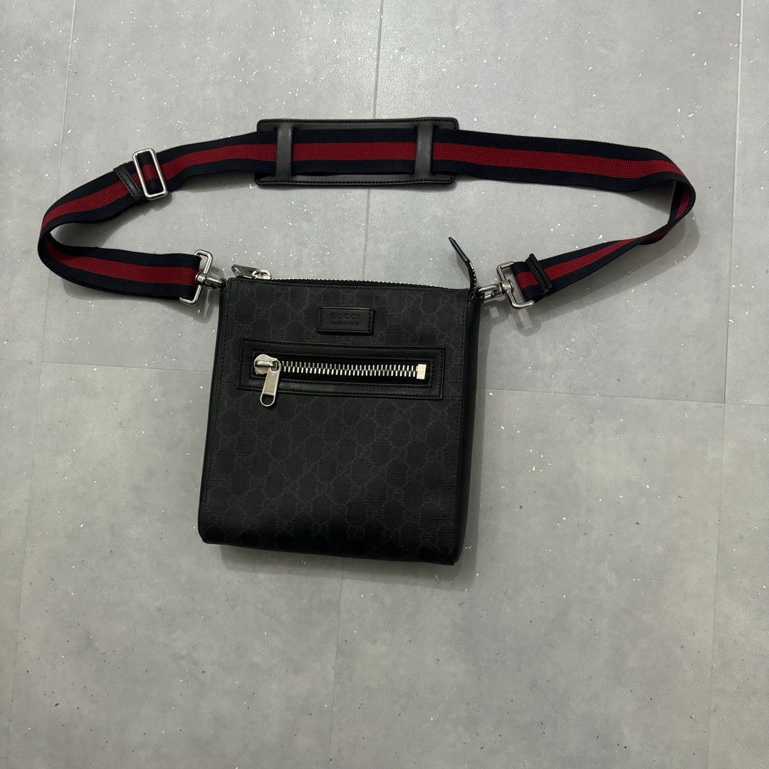 Gucci Messenger Bag - 9.5/10