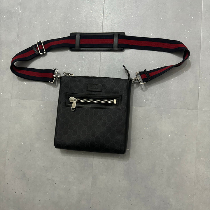 Gucci Messenger Bag - 9.5/10