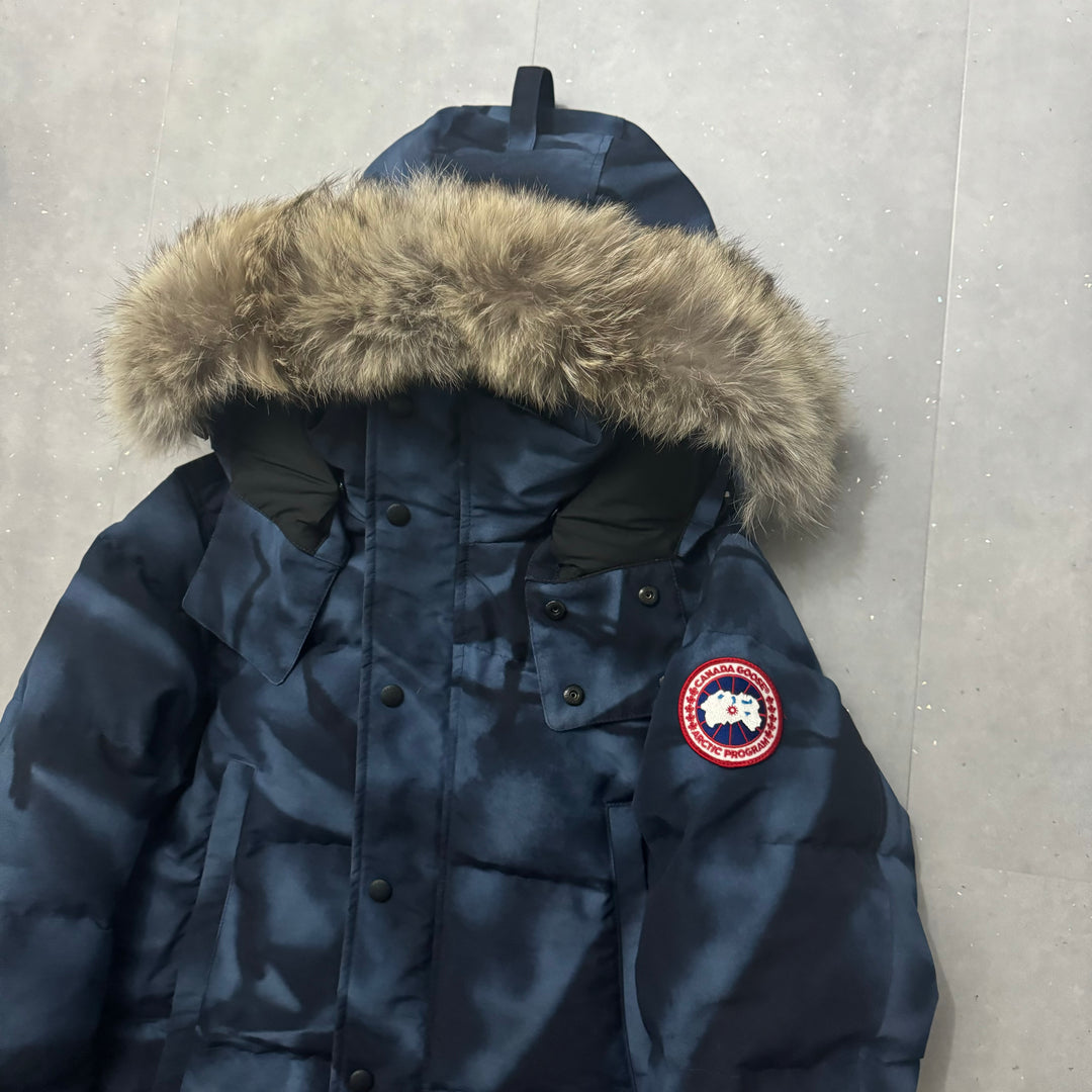 Wyndham Parka Blue Abstract - 9.5/10