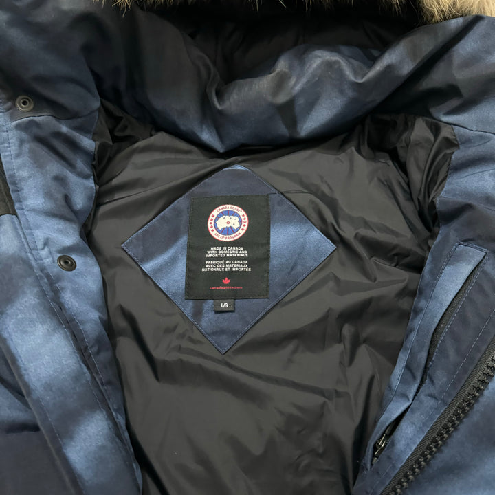 Wyndham Parka Blue Abstract - 8.5/10