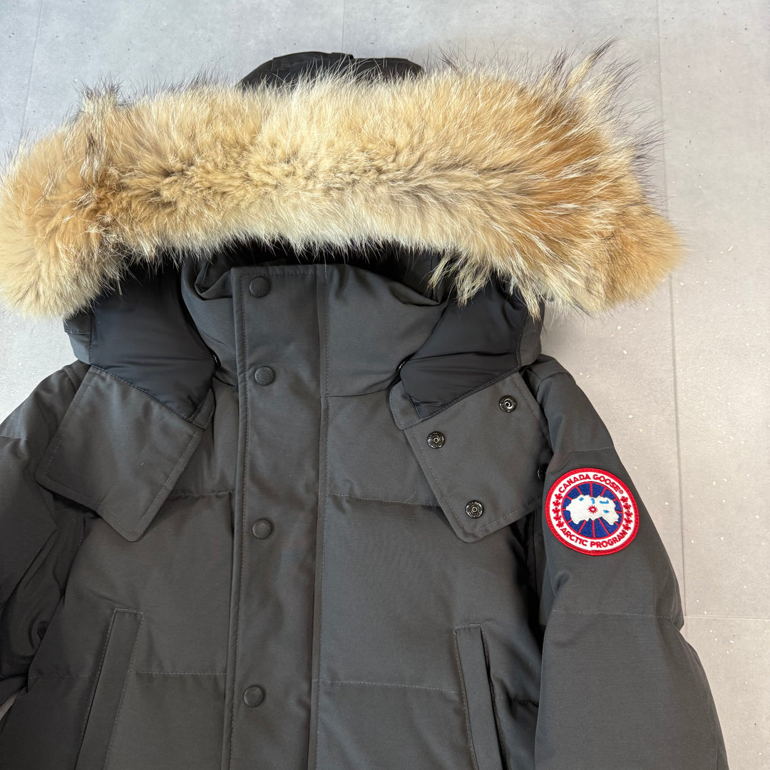 Wyndham Parka Graphite ( XS ) - NEW