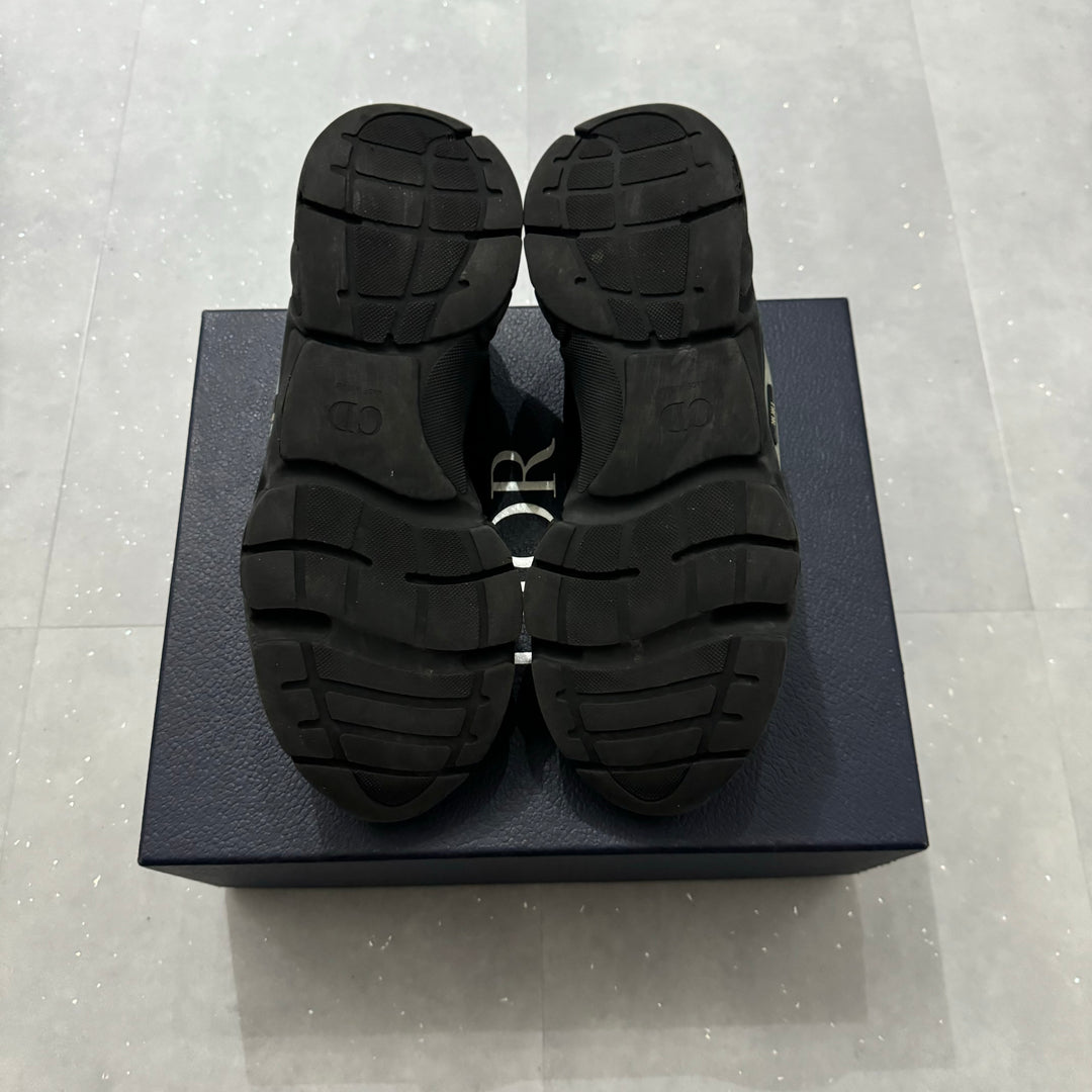 Dior B22 Triple Black - 8.5/10