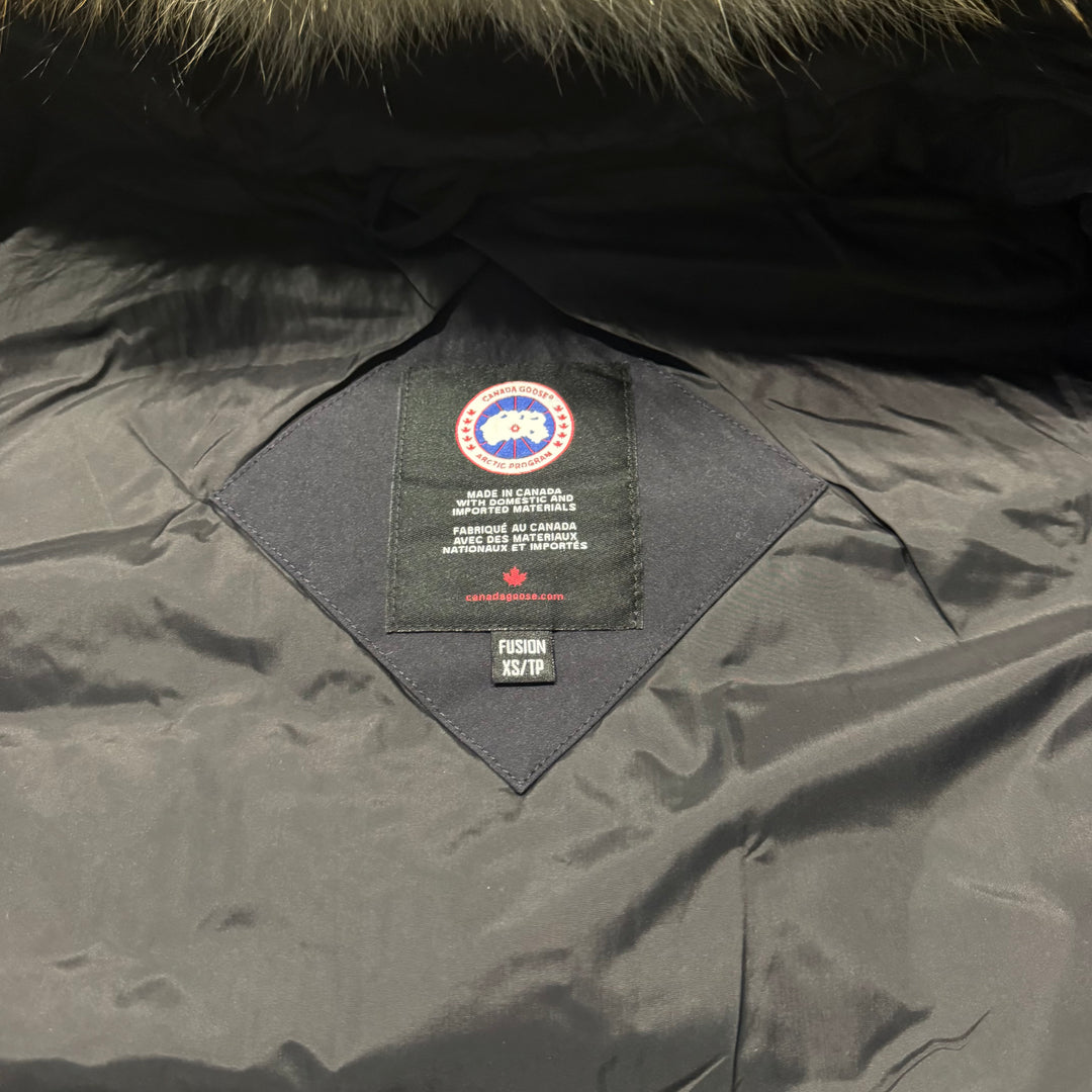 Carson Parka Navy - 9/10 ( XS )