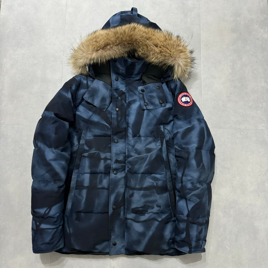 Wyndham Parka Blue Abstract - 8.5/10