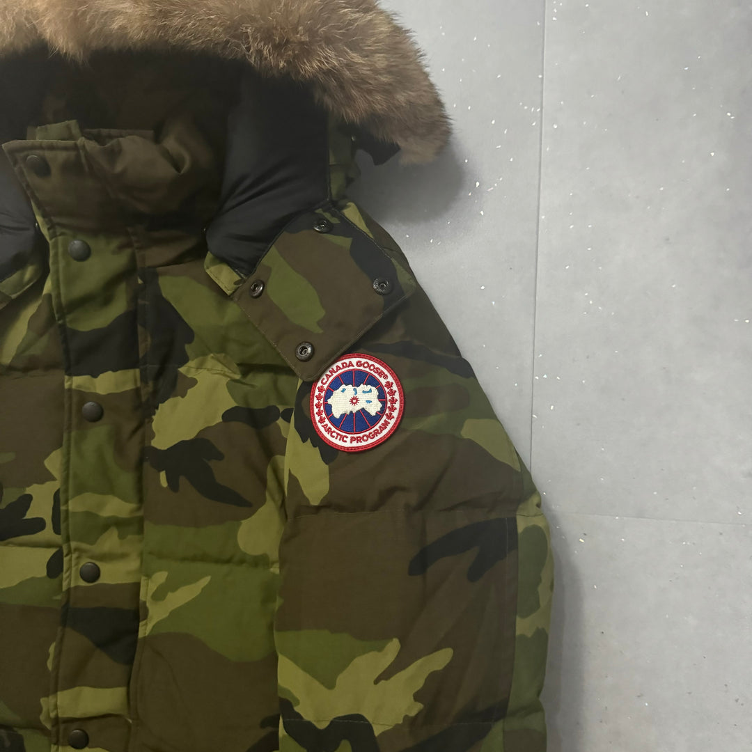 Wyndham Parka Green Camo - 9/10 ( M )