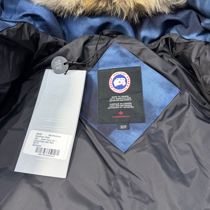 Wyndham Parka Blue Abstract ( XS )
