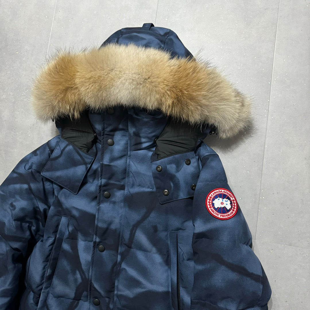 Wyndham Parka Blue Abstract - 9.5/10