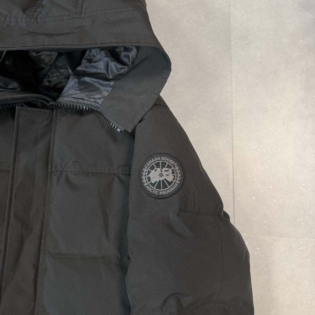 Mac Millan Black ( M )