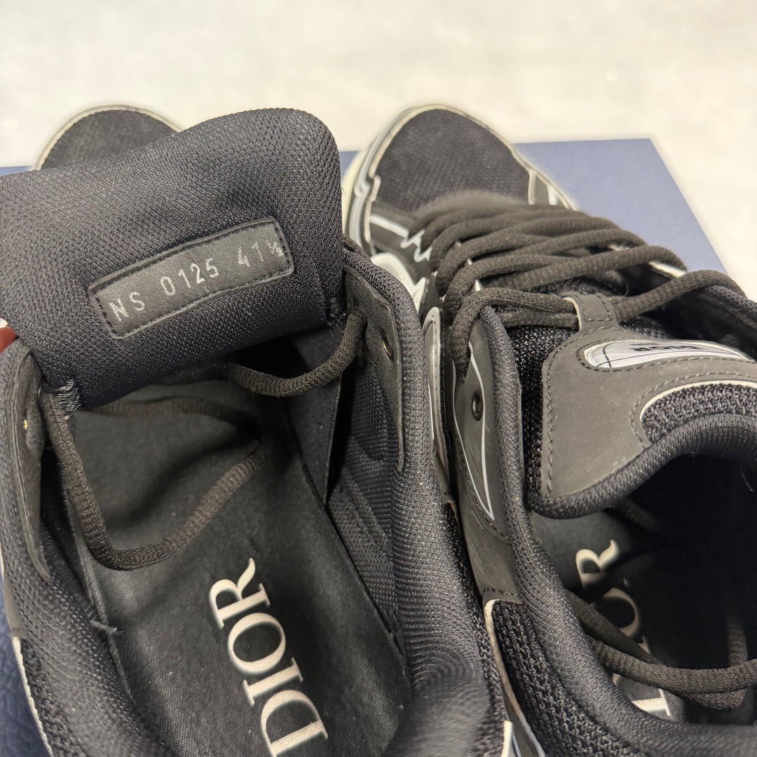 Dior B30 Black & White ( UK7.5 )