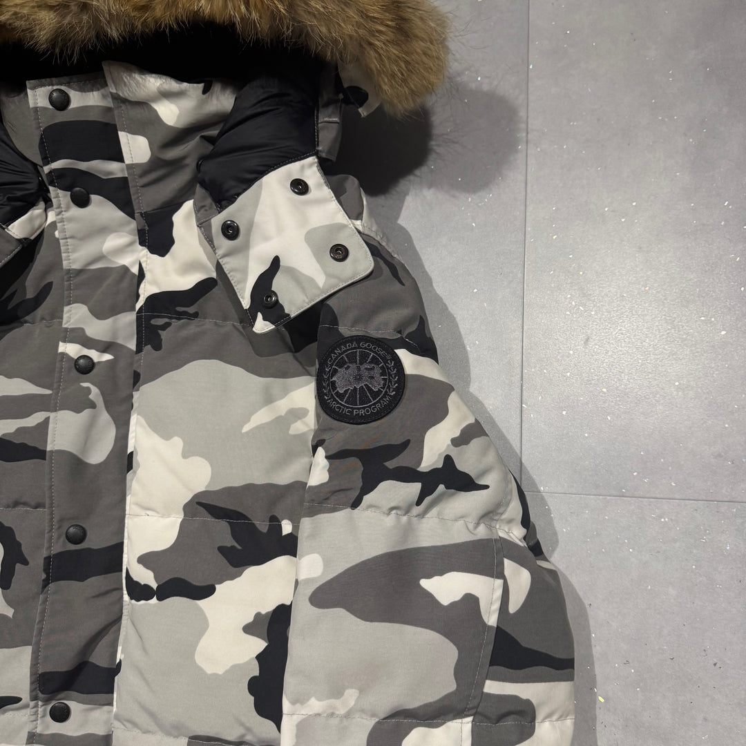 Wyndham Parka Snow Camo - 9.5/10 ( XL )