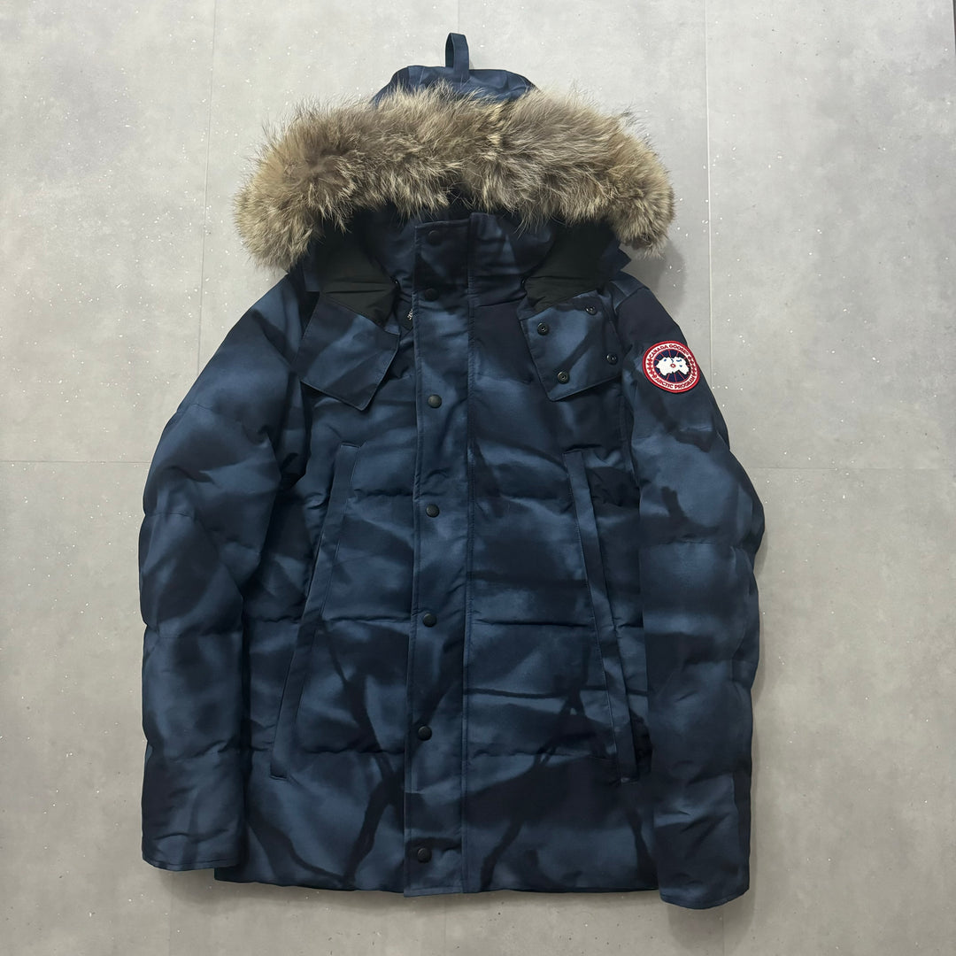 Wyndham Parka Blue Abstract - 9.5/10