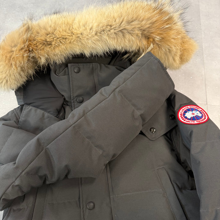 Wyndham Parka Graphite ( XS ) - NEW