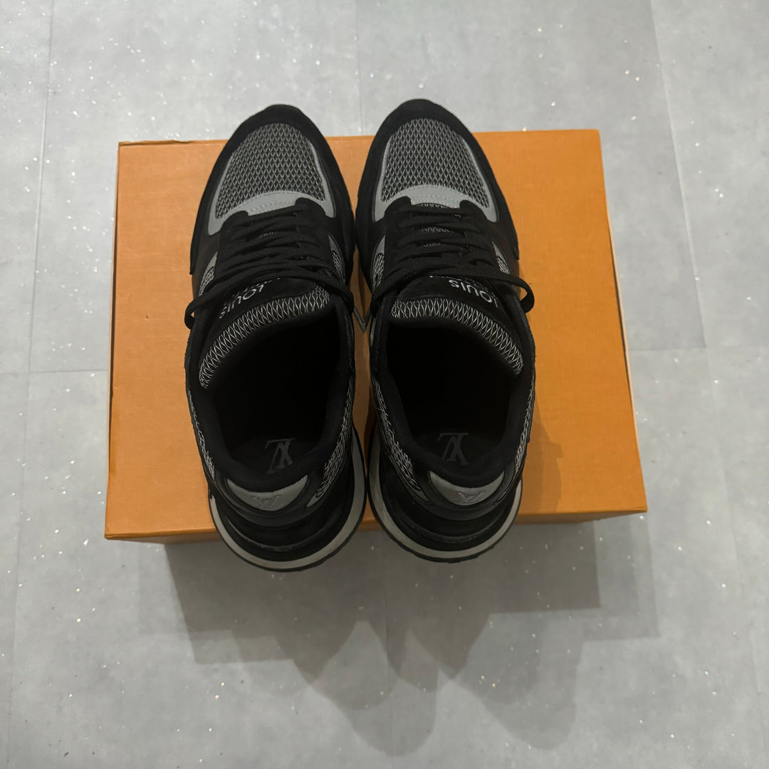 LV Runaway Black - 9/10