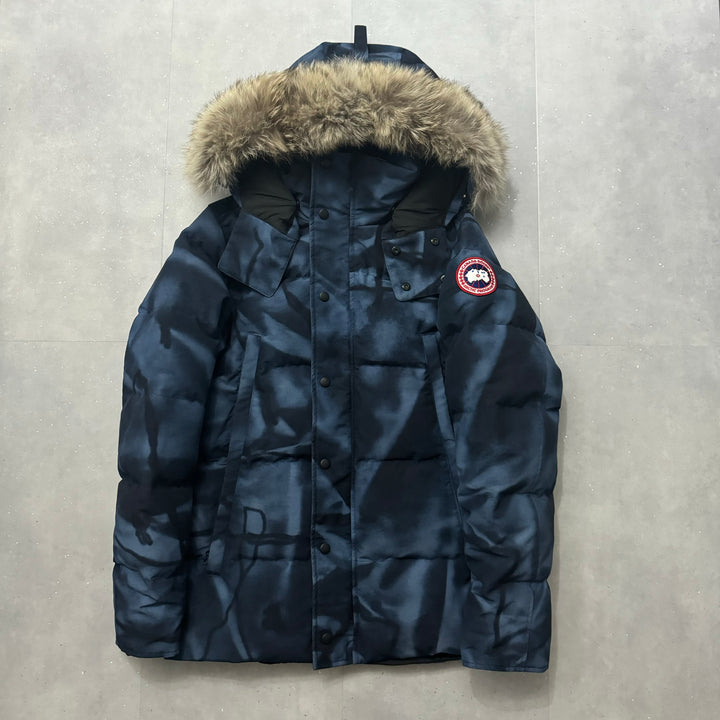 Wyndham Parka Blue Abstract - 9.5/10