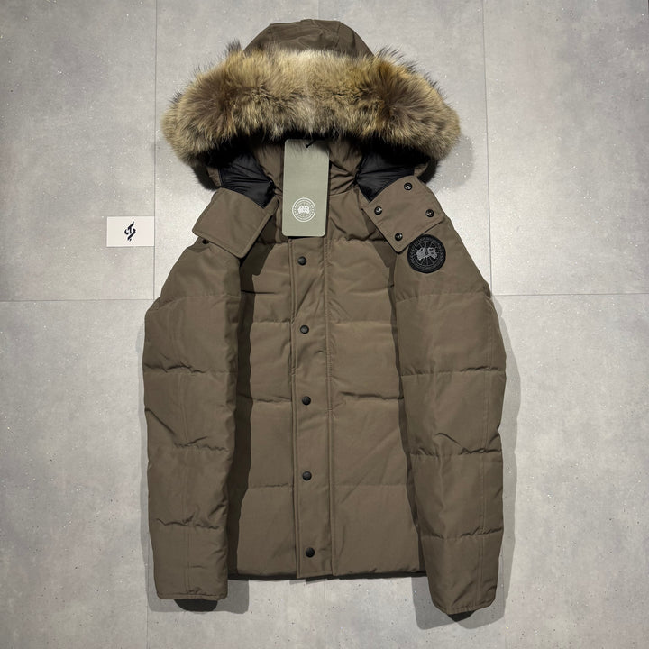 Wyndham Parka Quicksand - BNWTS ( S )