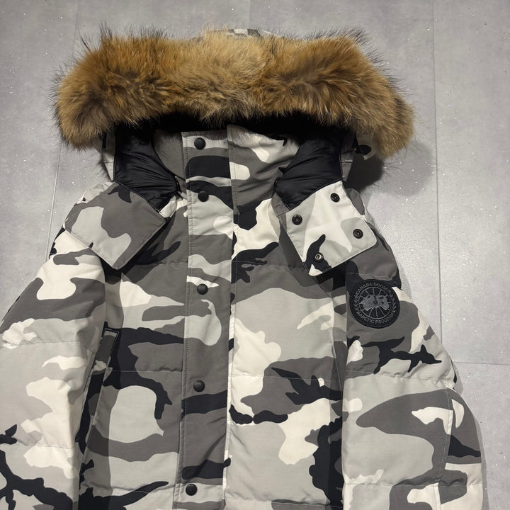 Wyndham Parka Snow Camo - 9.5/10 ( XL )