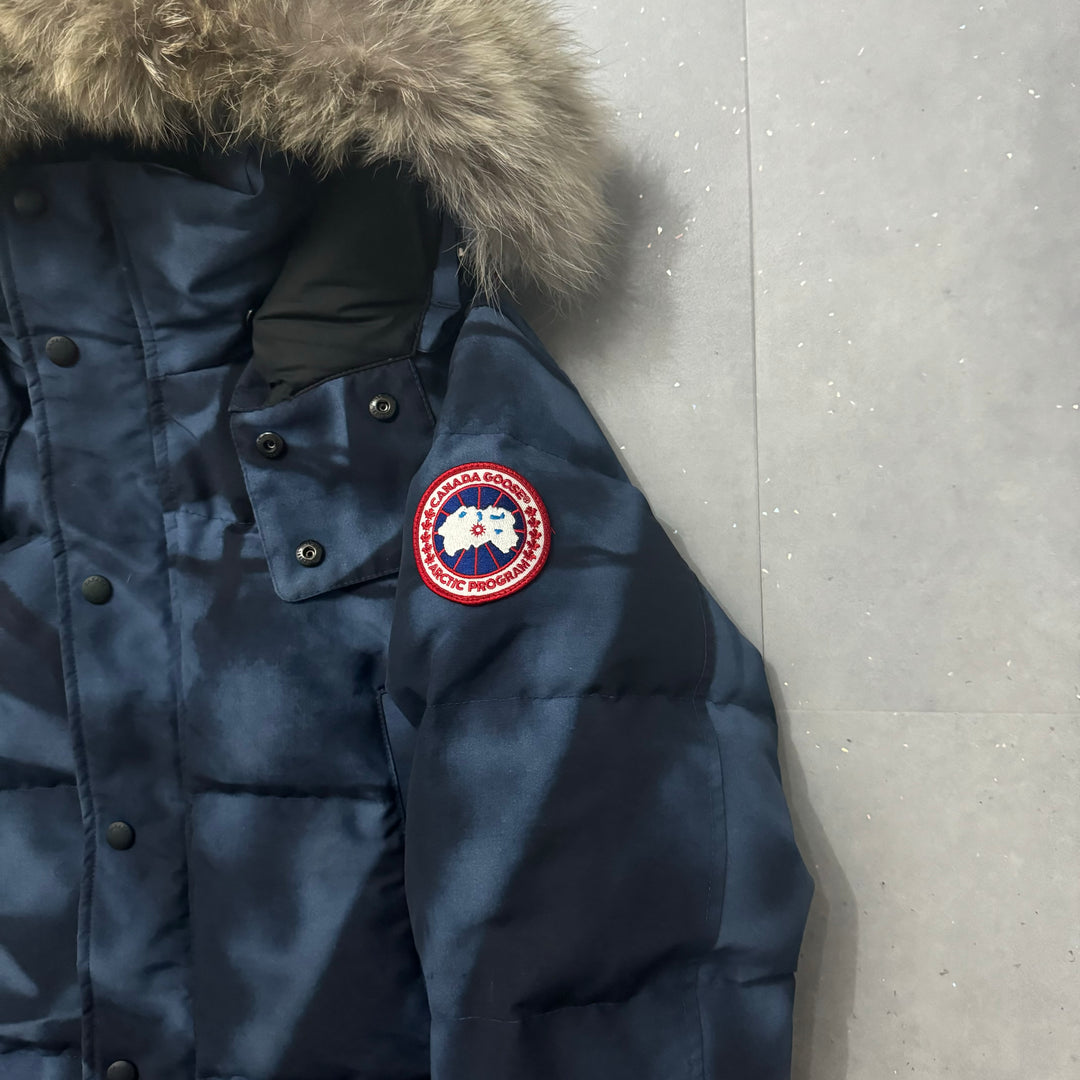 Wyndham Parka Blue Abstract - 9.5/10