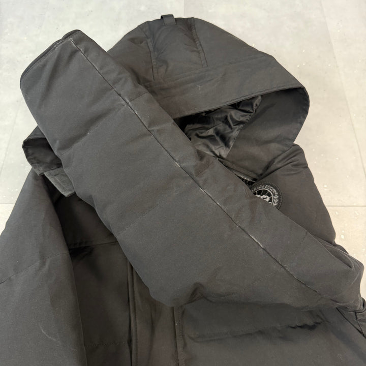 Mac Millan Black ( M )