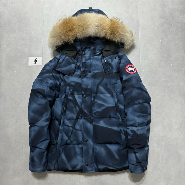 Wyndham Parka Blue Abstract - 9.5