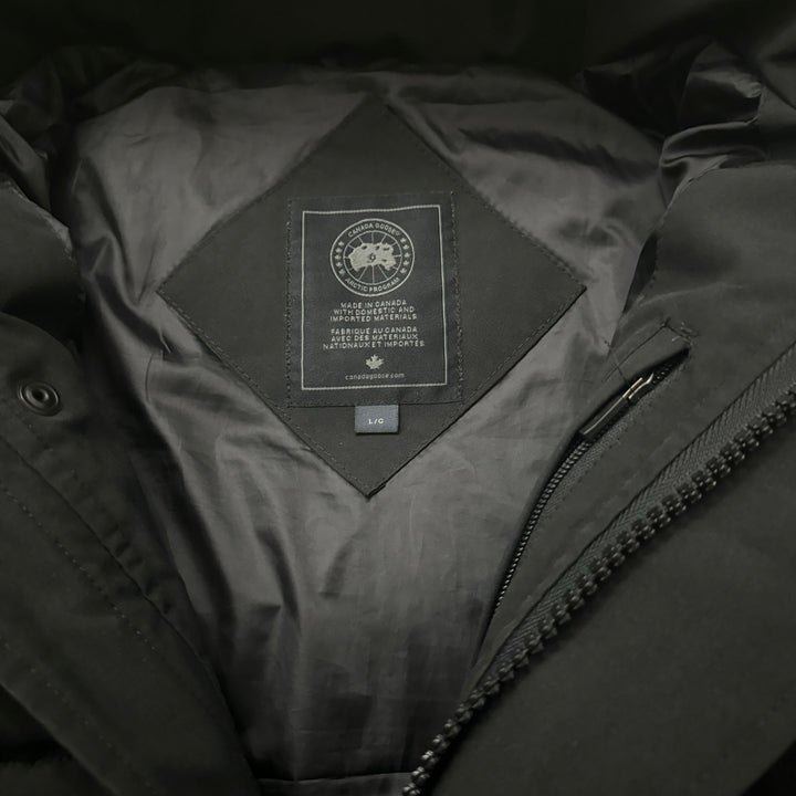 Wyndham Parka Black - 9.5/10