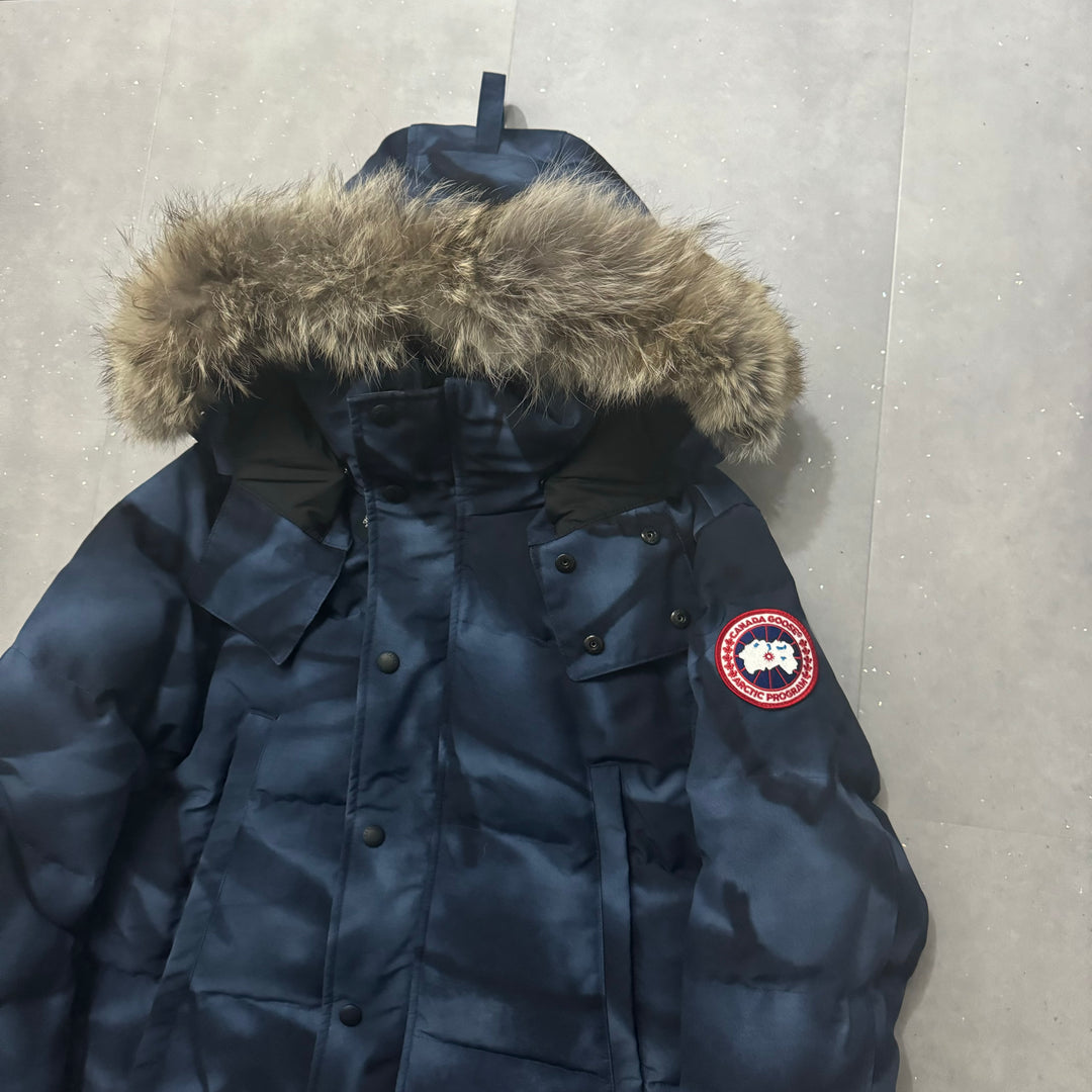 Wyndham Parka Blue Abstract - 9.5/10