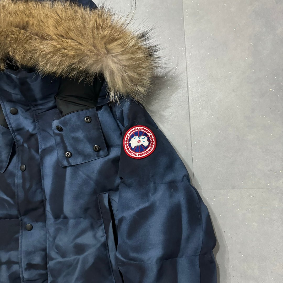 Wyndham Parka Blue Abstract - 8.5/10