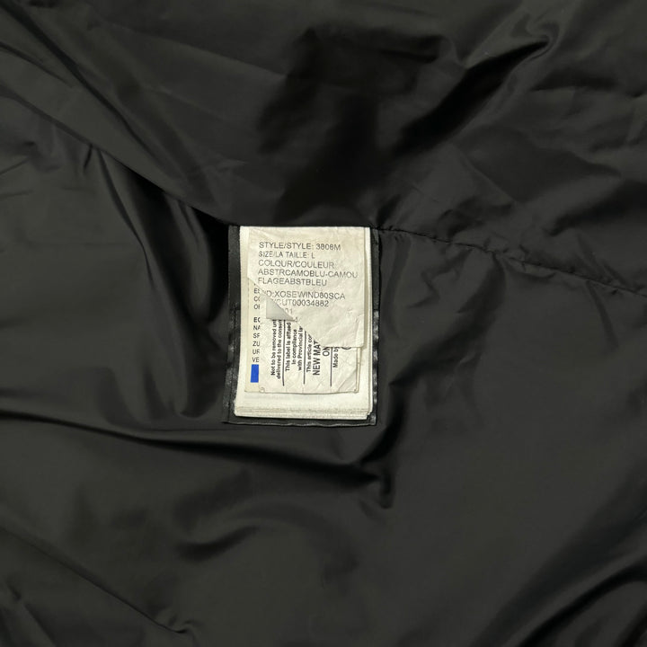 Wyndham Parka Blue Abstract - 8.5/10