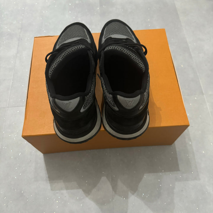 LV Runaway Black - 9/10