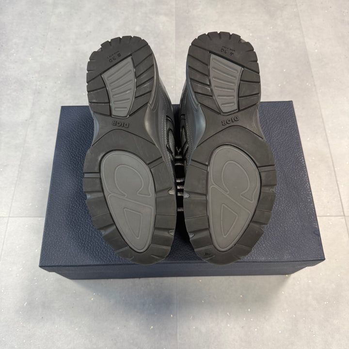Dior B30 Grey ( UK8 )