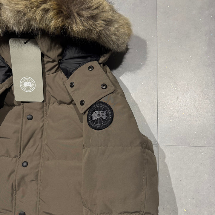 Wyndham Parka Quicksand - BNWTS ( S )